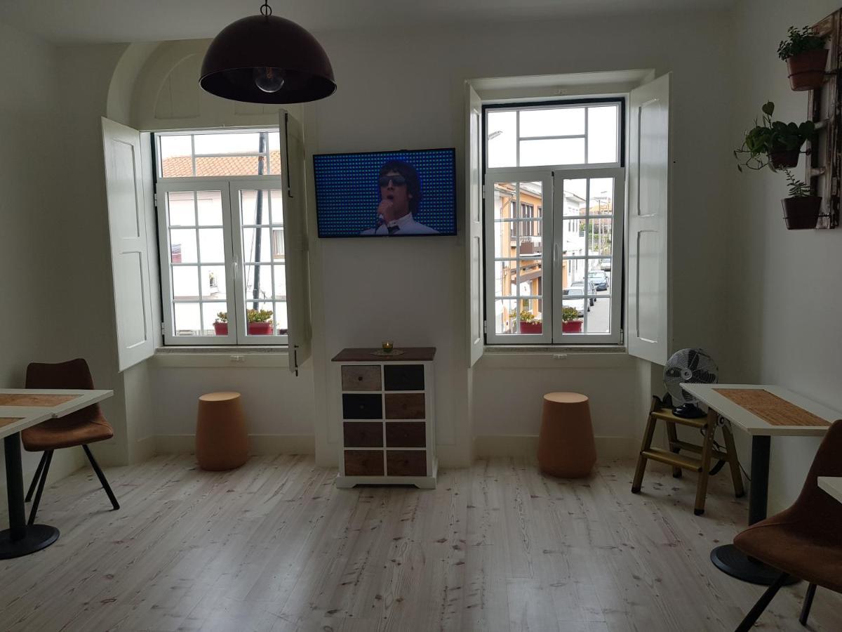 Cork Train Station Guesthouse Esmoriz Kültér fotó